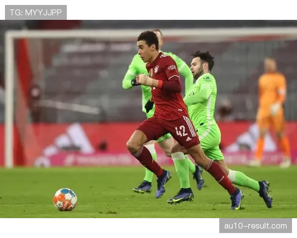 拜仁连胜势头强劲或重塑德甲格局掀起新一轮冠军竞争 拜仁连胜势头强劲或重塑德甲格局掀起新一轮冠军竞争